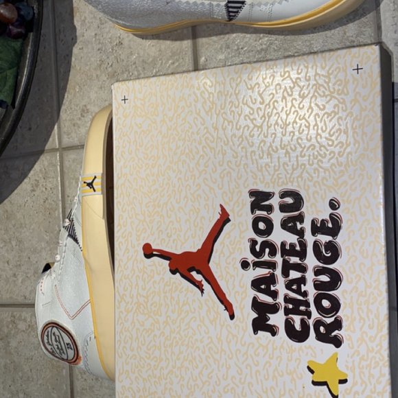 Air Jordan Maison Chateau Rouges - Picture 3 of 3